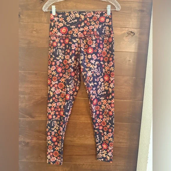 NWOT Beyond Yoga leggings - Picture 3 of 6